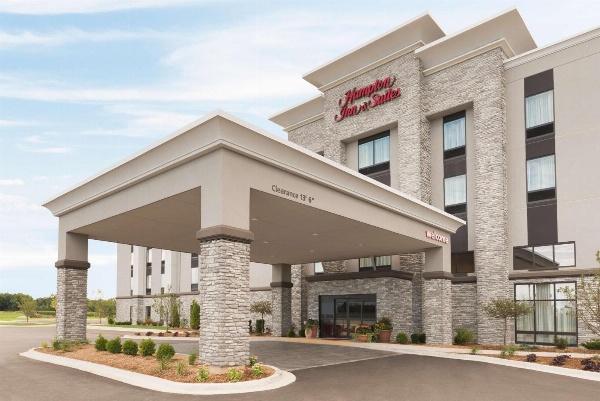 Hampton Inn By Hilton & Suites Kenosha image 1