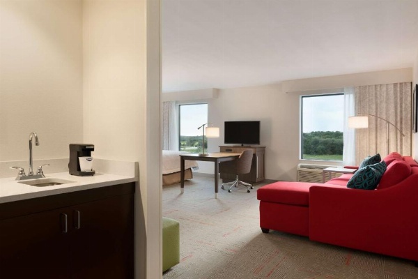 Hampton Inn By Hilton & Suites Kenosha image 14
