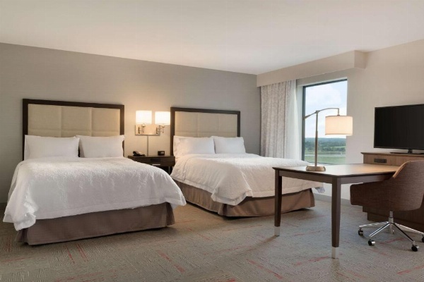 Hampton Inn By Hilton & Suites Kenosha image 18