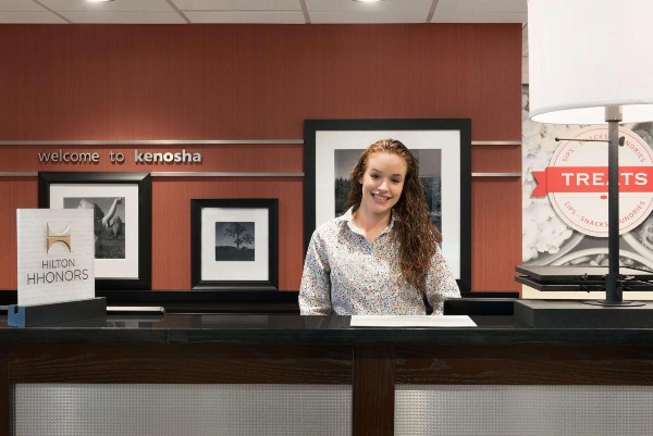 Hampton Inn By Hilton & Suites Kenosha Main image