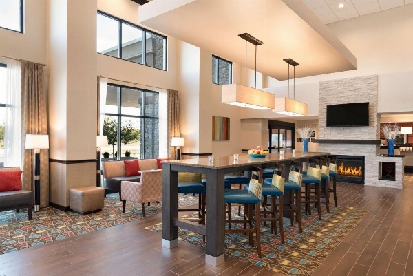 Hampton Inn By Hilton & Suites Kenosha image 5